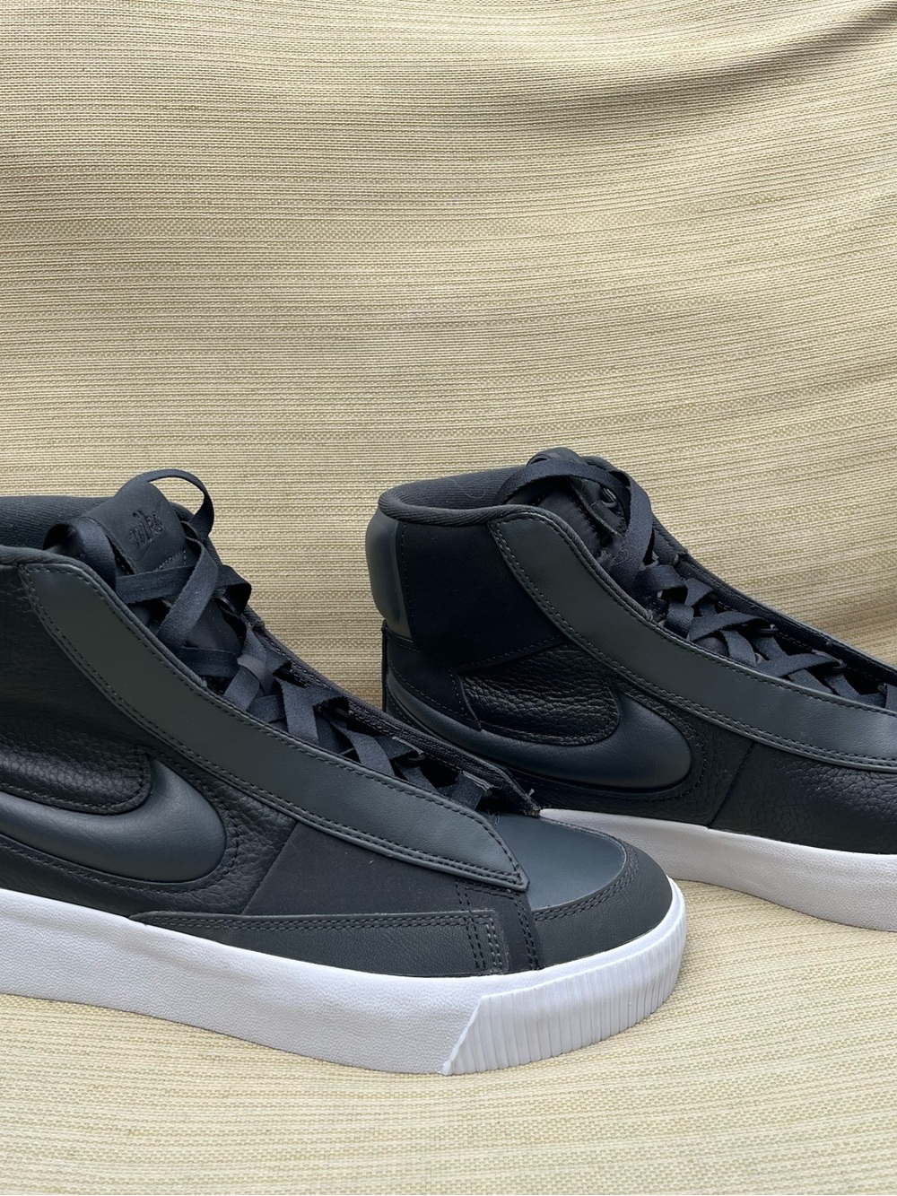 NEW - Nike - Women’s Blazer Mid Victory Casual Sneaker